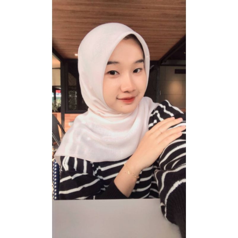 Hijab Segiempat Paris Polos Red Rose/ Paris Jadul