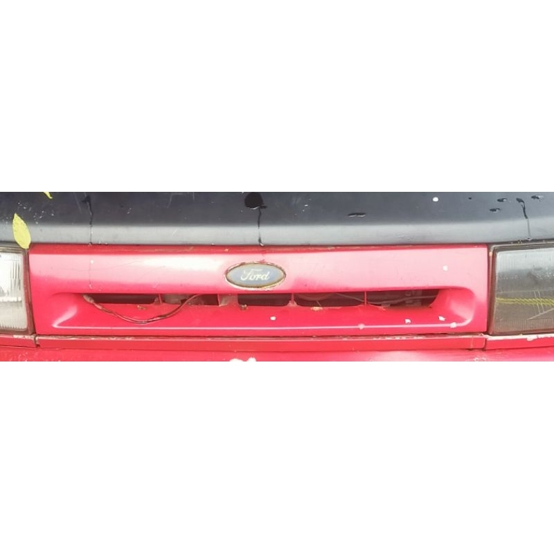 Gril depan ford laser