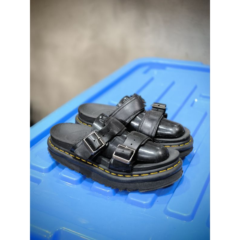 dr. Martens Myles sandal