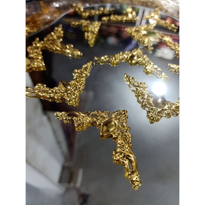 Aksesoris Lempengan Sudut Warna Emas