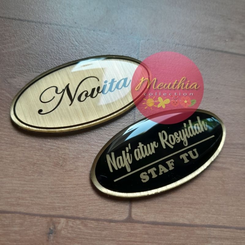 

Papan Nama Nametag Gemoy Gold Oval