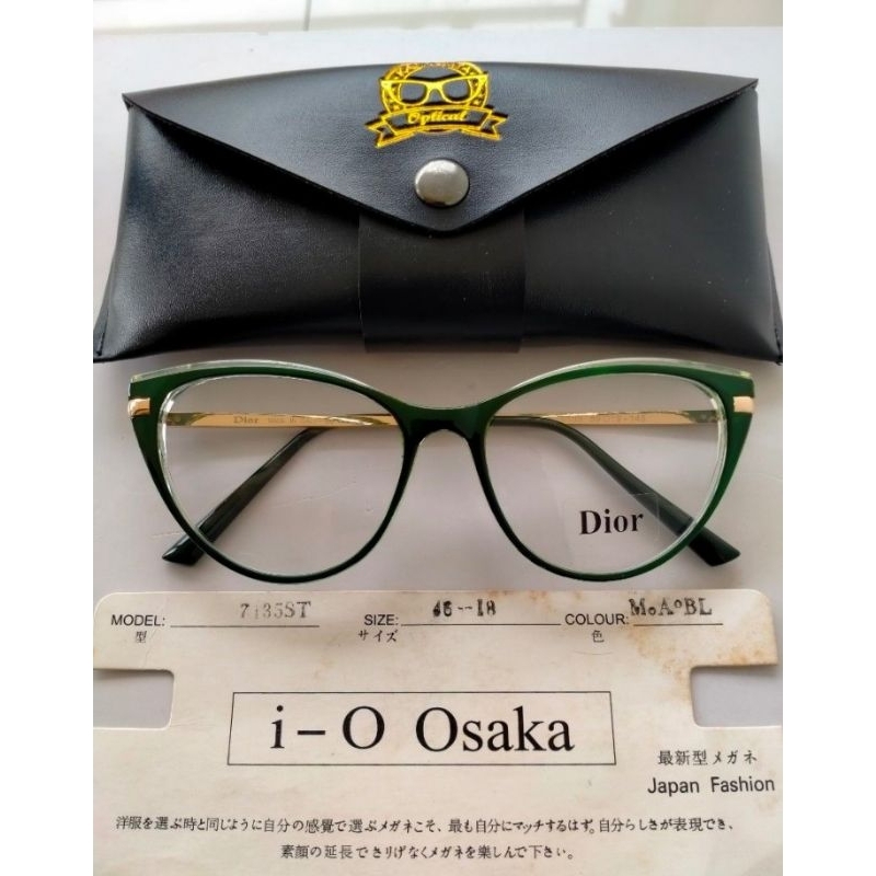 Cat eye sunglassesBrand: DIOR
Made in Italy
Size: 59-19-145mm
Frame gold kombinasi asetat
Stainless 