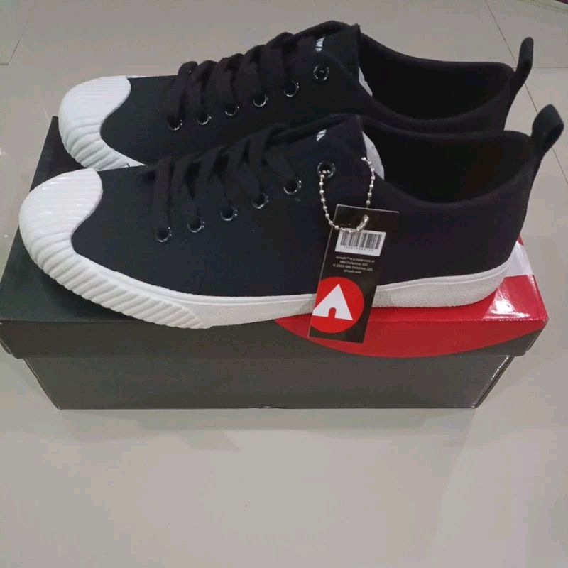 sepatu airwalk original cody black hitam putih ukuran 43 cocok untuk sepatu sekolah smp sma smu snea