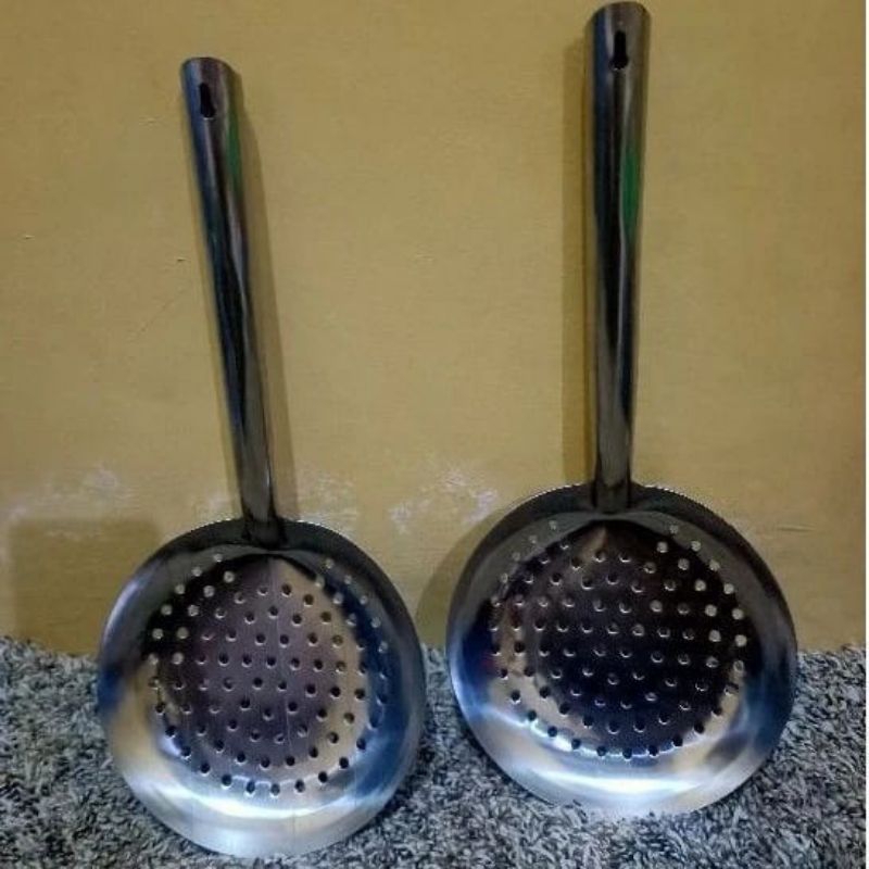 SEROKAN PENGGORENGAN BESAR/SEROKAN BOLONG BESI STAINLESS/SARINGAN TIRISAN