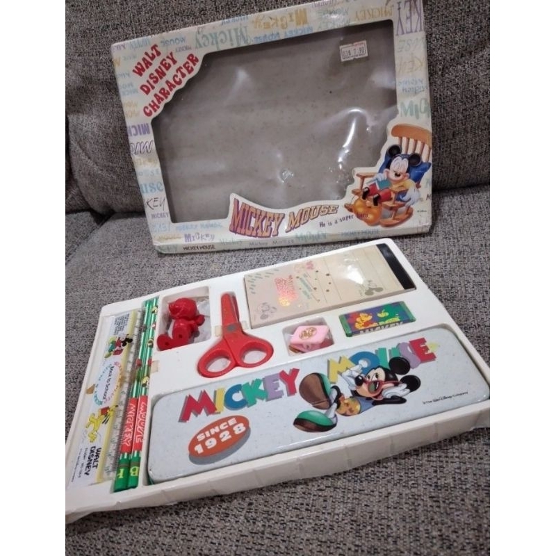 

Disney mickey mouse vintage statyonary