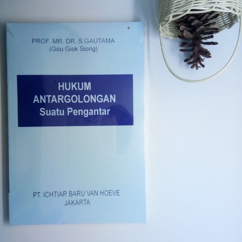Hukum Antargolongan Suatu Pengantar By Gautama