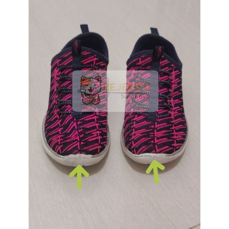 [PRELOVED] SECOND SEPATU SKECHERS ANAK PEREMPUAN / GIRLS size EUR 30