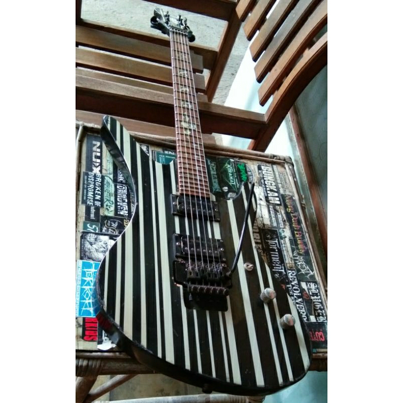 Gitar Schecter Syn Updown Tremolo
