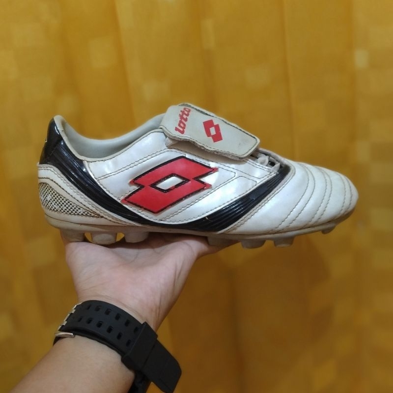 Sepatu Bola Lotto Sepatu Lotto Second Ori Sepatu Bola Bekas Sepatu Bola Vintage Sepatu Second sz 38