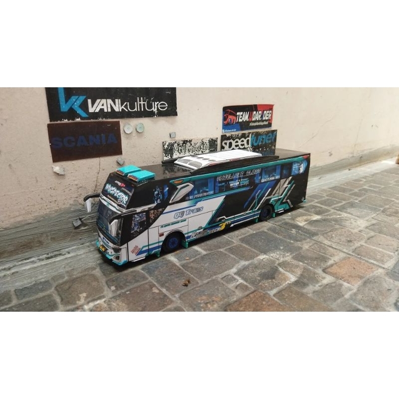 PAPERCRAFT BUS SKALA 1:50 QQ TRANS WINSPECTOR CORONG 12 Miniatur