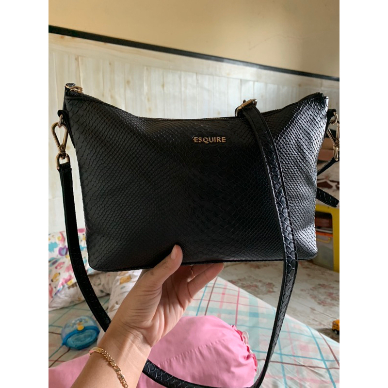 Sling Bag Esquire (brand korea) preloved #slingbag #kulas #slingbaghitam