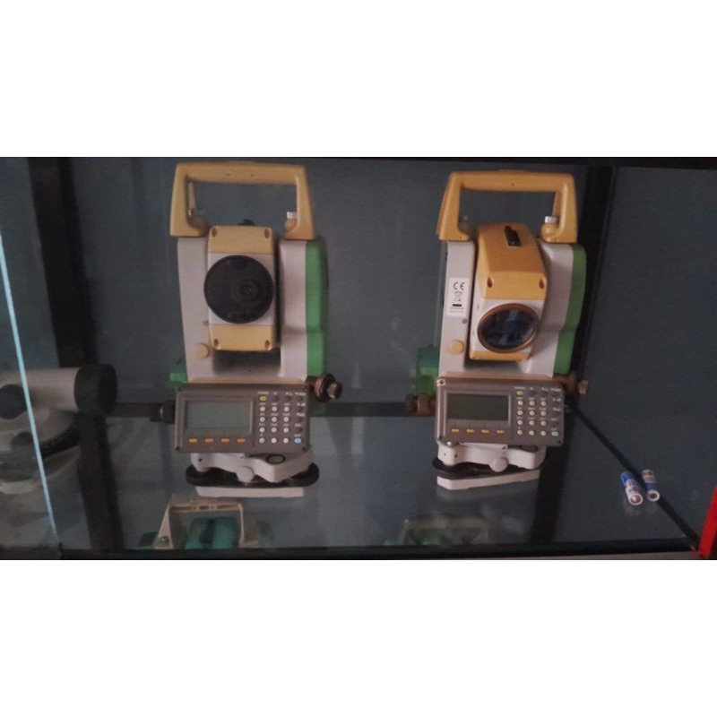 Total station SOKKIA set-65 Bekas