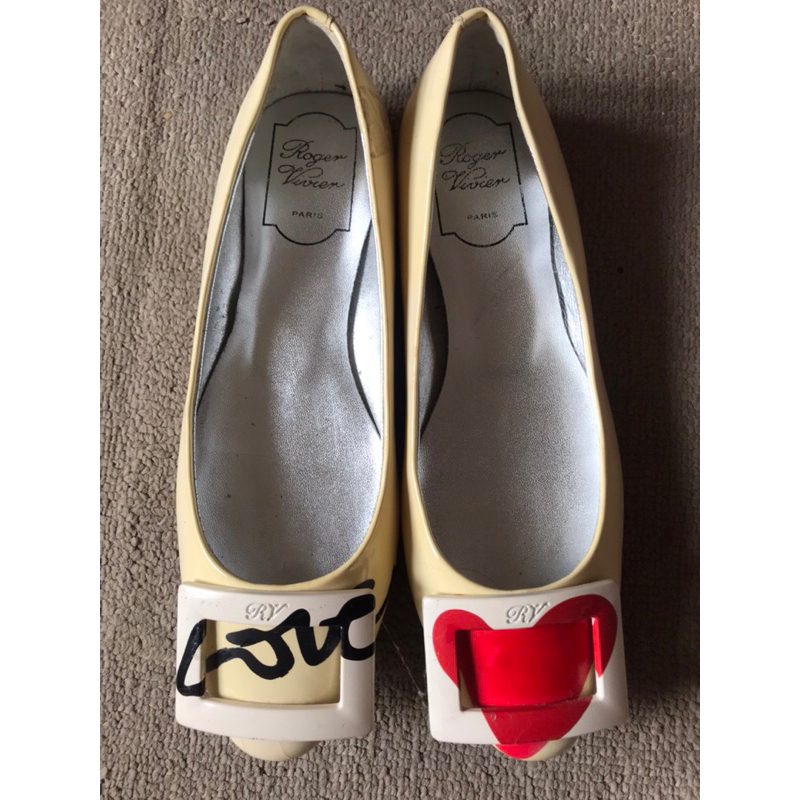 Preloved flat shoes roger vivier insole 23.5