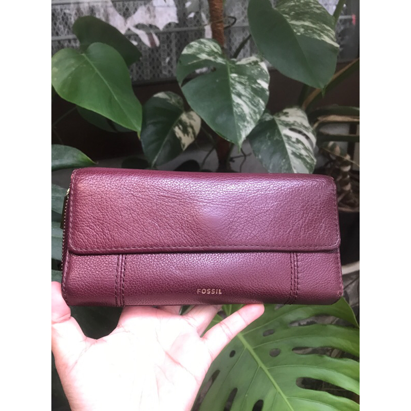 preloved fossil jori flap clutch wallet f o s s i l maroon original ocil dompet besar kartu dompet p