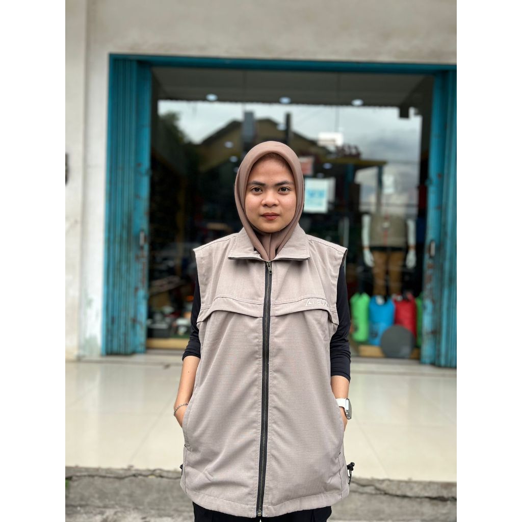 ROMPI OUTDOOR COLLAR CREAM LEUSER PRIA/WANITA