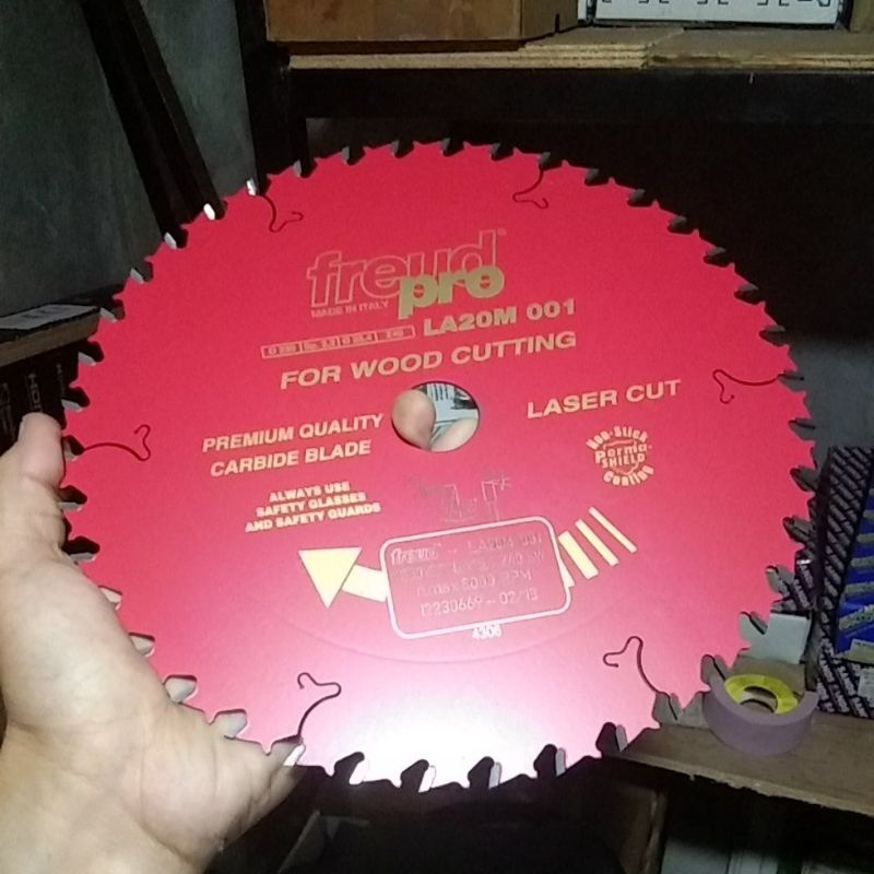 Mata gergaji kayu 9 inch x 40 Teeth FREUD PRO laser cut Made in ITALY 230 x 2,2 x 25,4 Gigi 40