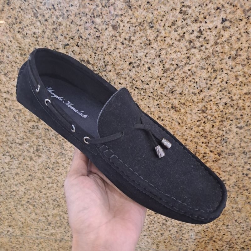 SEPATU LOAFER SUEDE PRIA LENTUR SLIPON YONGKI KOMALADI