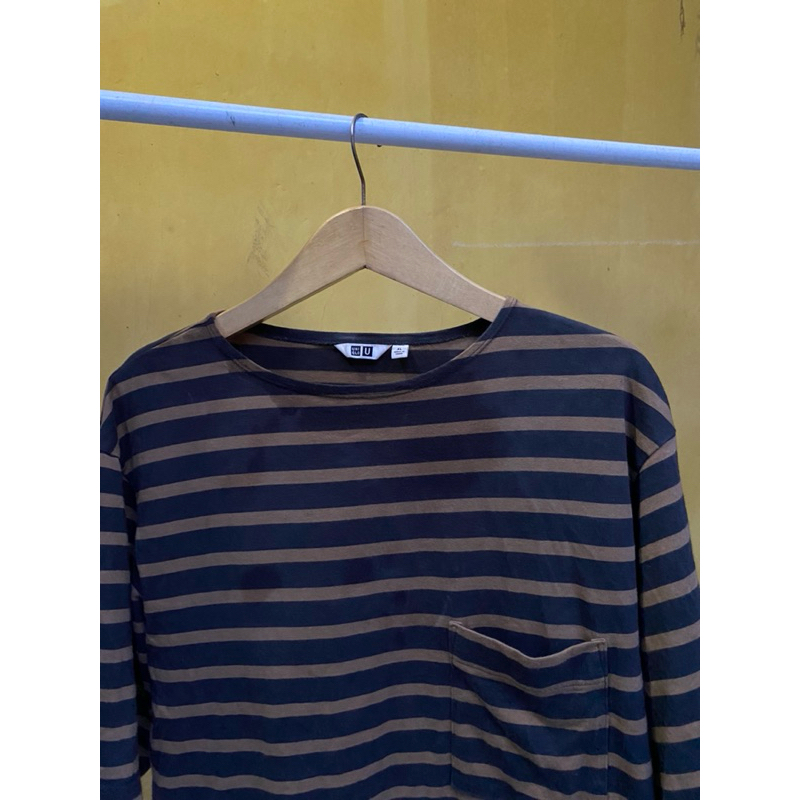 kaos Uniqlo pocket  size XL