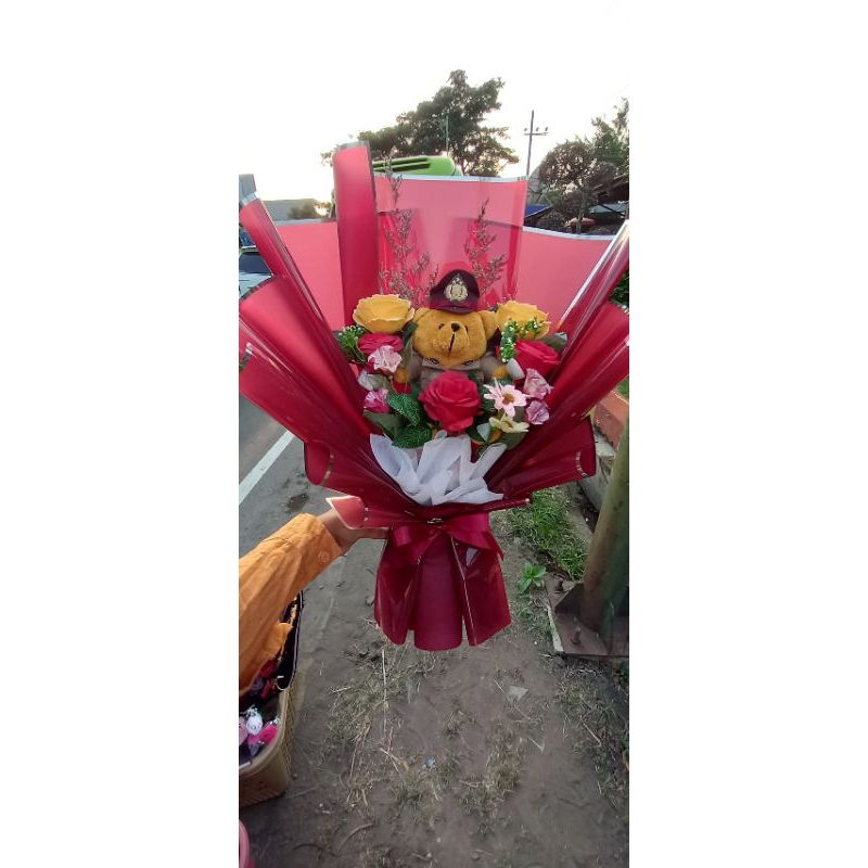 Buket boneka polisi
