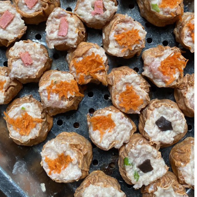 

DIMSUM FROZEN KULIT PANDAN & PEDAS 50 PCS