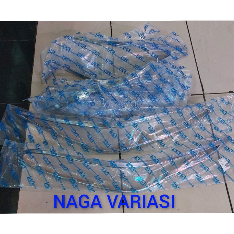 GARNIS LAMPU FORTUNER TAHUN 2021-2023