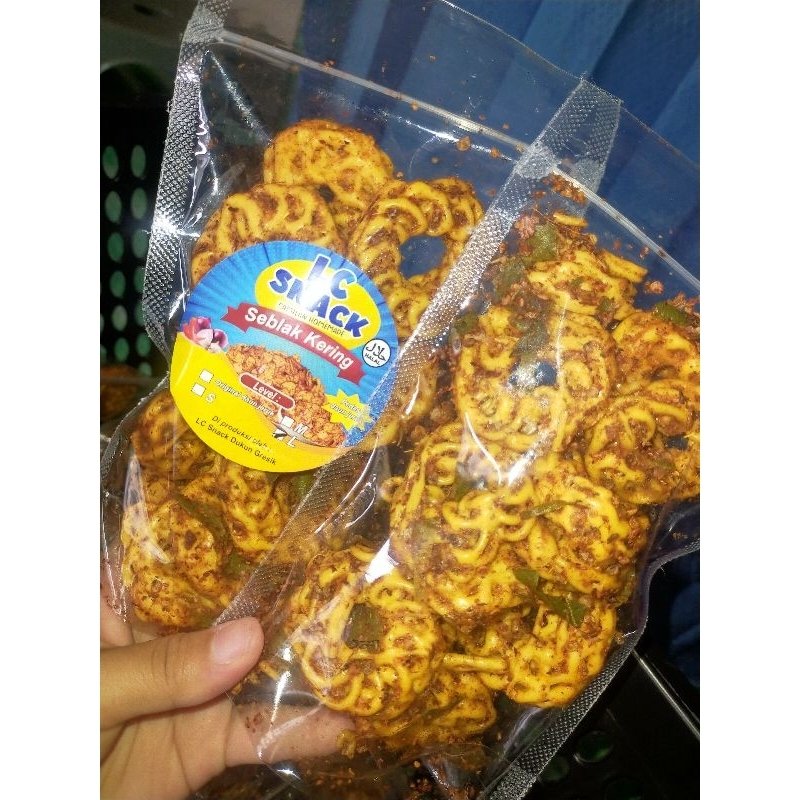 

Seblak kering uwell pedas daun jeruk LC SNACK