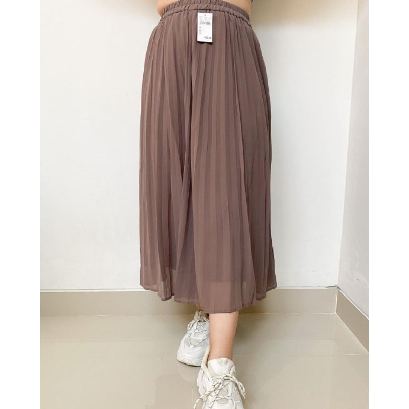 GU by Uniqlo Brown Plisket Skirt Size S