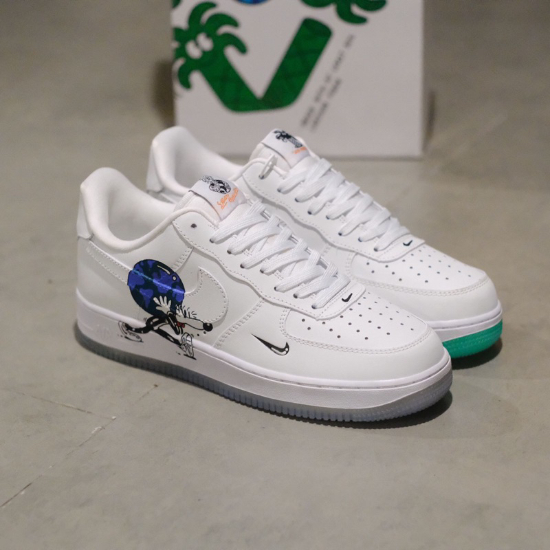 Sepatu Sneakers Nike Air Force 1 Low Flyleather QS Earth Day X Steven Harrington