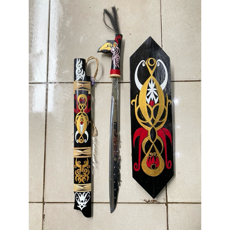 MANDAU BAJA PUTIH UKIR KHAS DAYAK KALIMANTAN