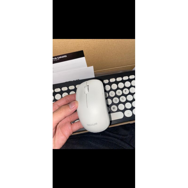 Rexus Keyboard + Mouse Wireless KM10 preloved