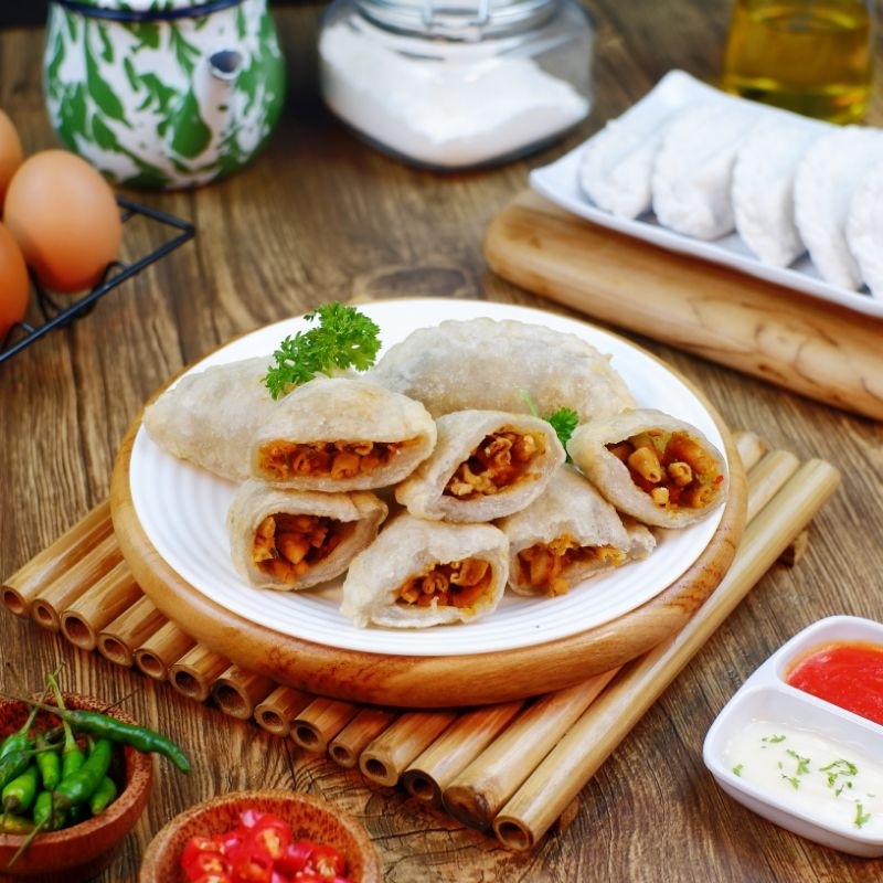 

Cireng isi ayam extra pedas
