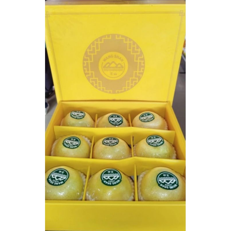 

Hampers Imlek Pear Golden Wang Shan Isi 9 / WangShan / Gift Box CNY / Chinese New Year / Parcel Sincia