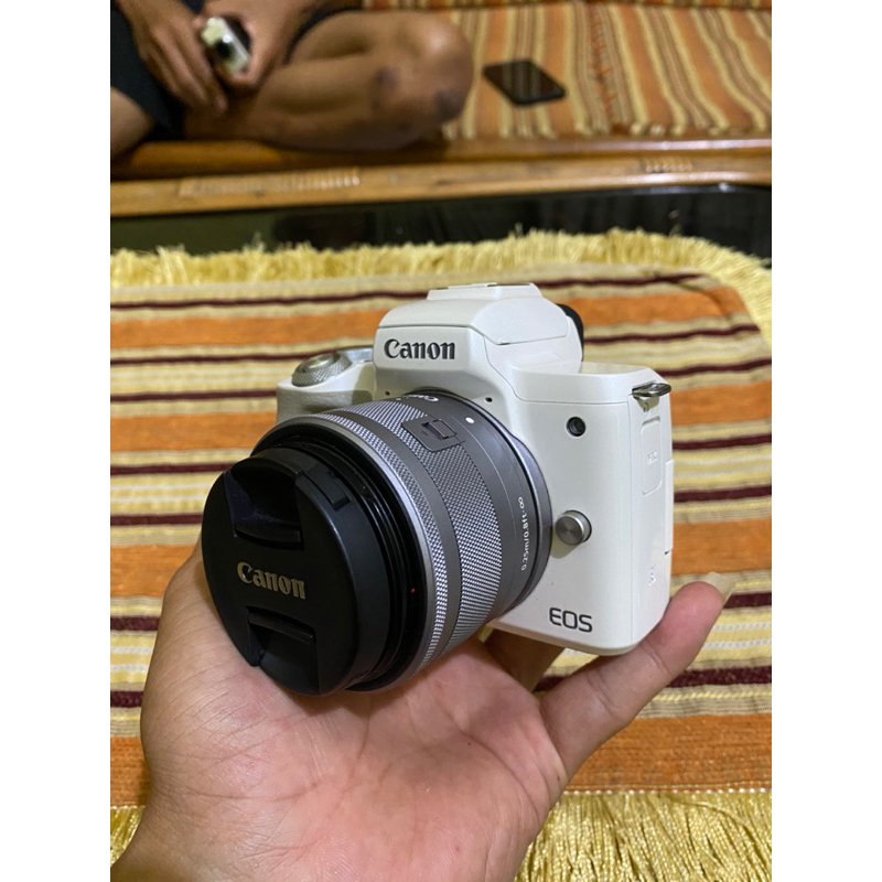 Canon M50