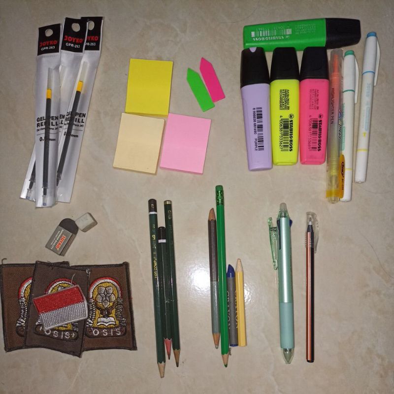 

STATIONERY {highlighter, pensil, pulpen gel, sticky notes, pembatas, crayon, logo pramuka, logo bendera}