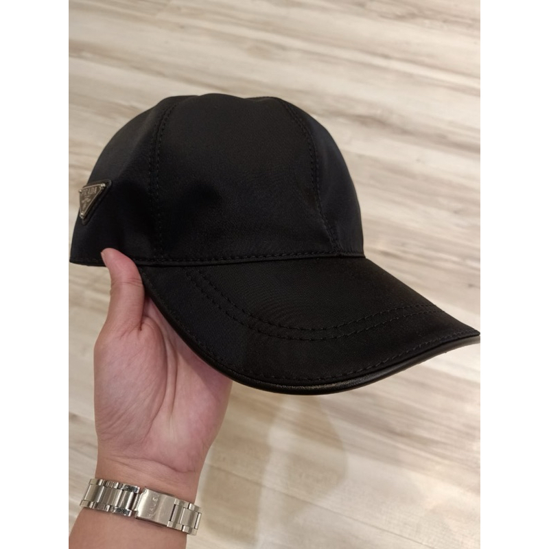 Topi Prada ori preloved