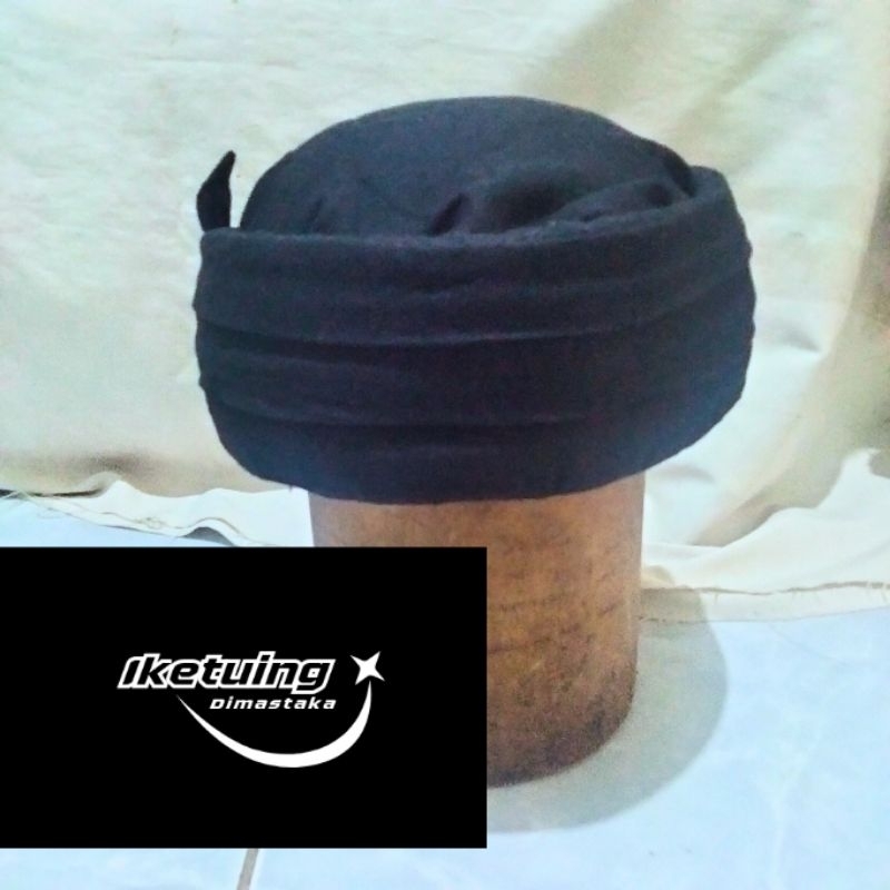 iket kepala Sunda model Candra sumirat hitam polos