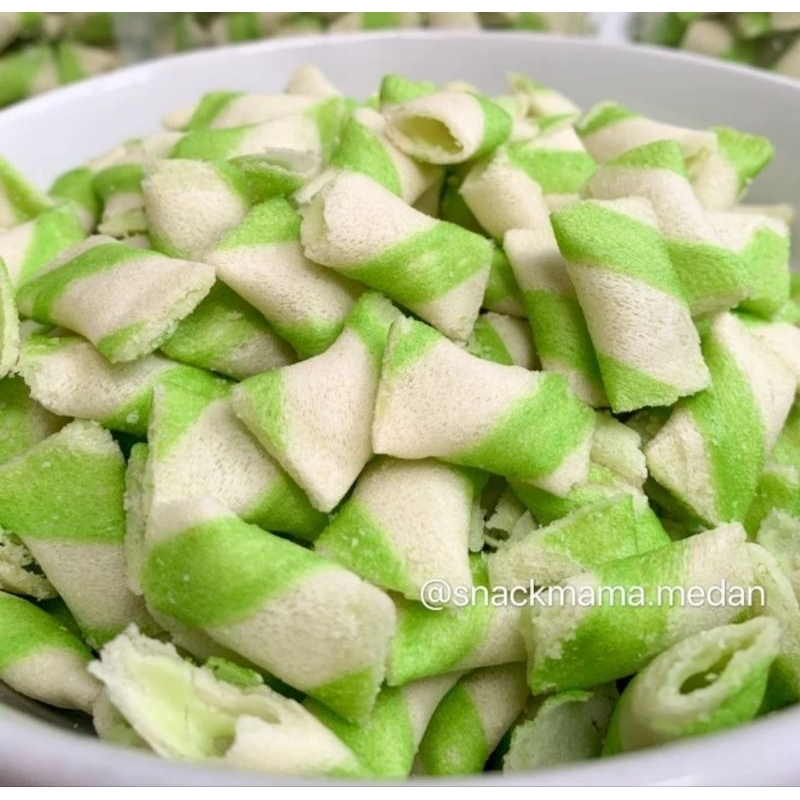 

SNACK KILOAN 500gr ASTOR FILLOW PANDAN CEMILAN MURAH