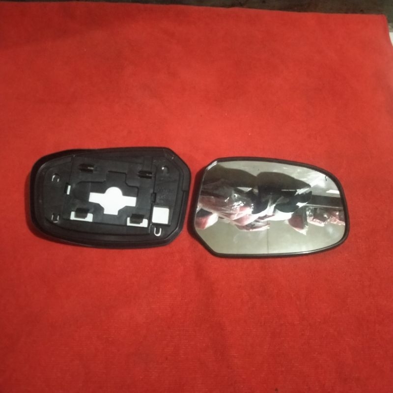 Kaca spion mobil Honda Freed