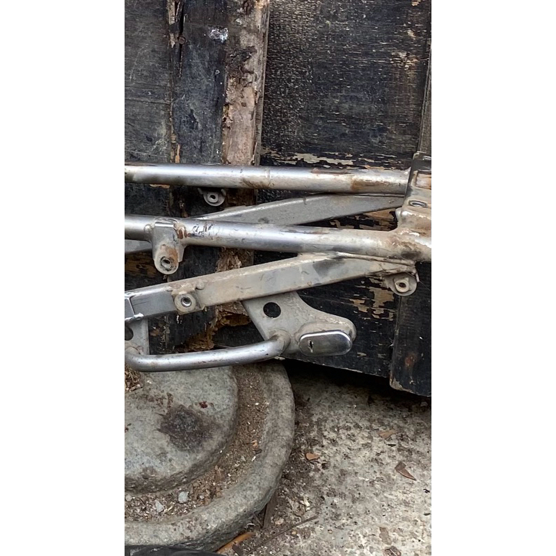 gantungan helm rangka ninja ss r