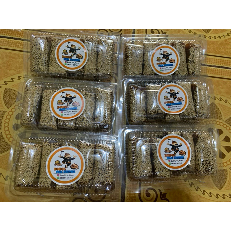 

Dodol Wijen Betawi Bungkus Mika Isi 10pcs Berat 250gr Khas Tangerang
