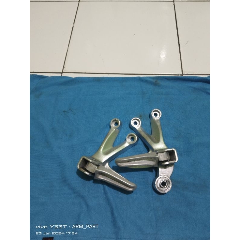 step belakang original satria fu