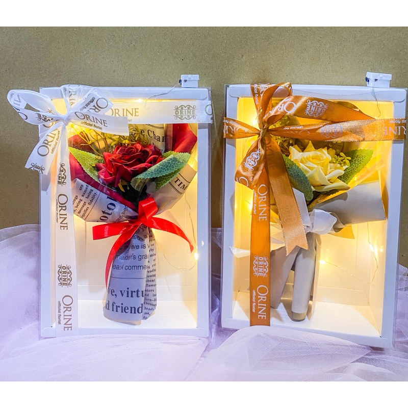 buket box / kado valentine / kado wisuda /flower box / flowers box / flower in box