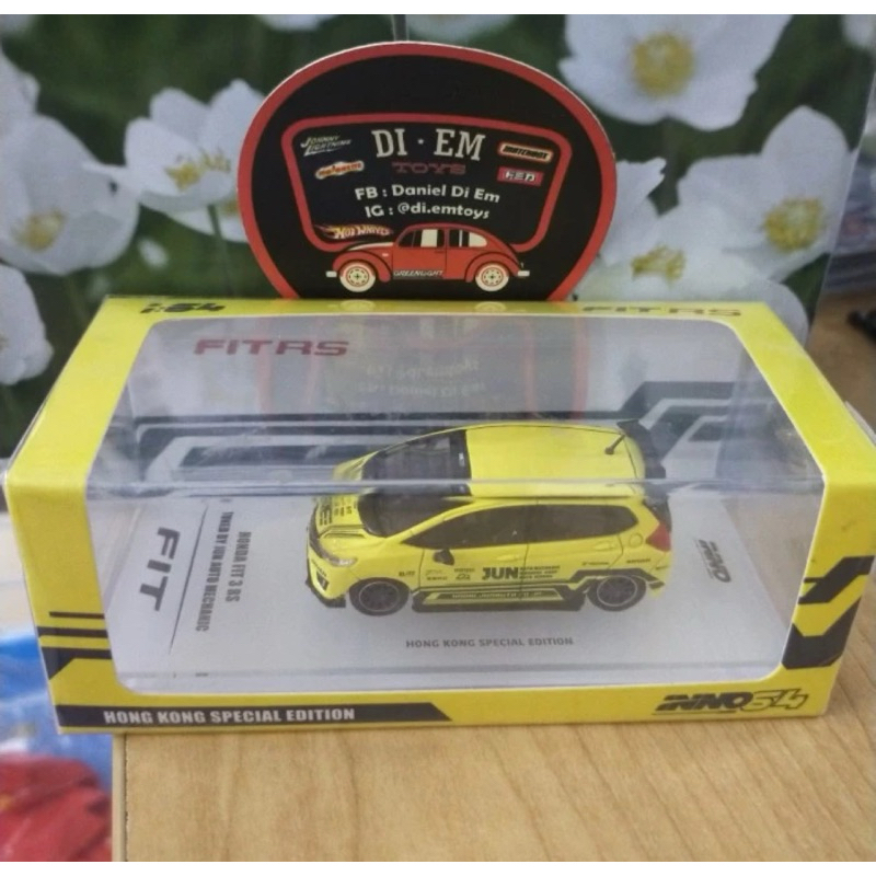 Inno 64 Honda Fit 3 RS kuning