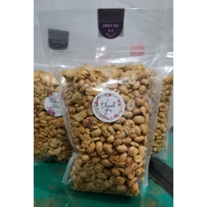 

(Khusus Imlek) Kacang Tanah Goreng/Tojin Bawang Putih 500gr