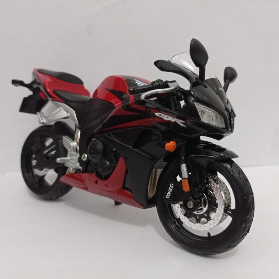 Diecast motor Honda CBR600RR Maisto 1:12 Honda Brio Tafta White putih diecast mobil takara tomy regu