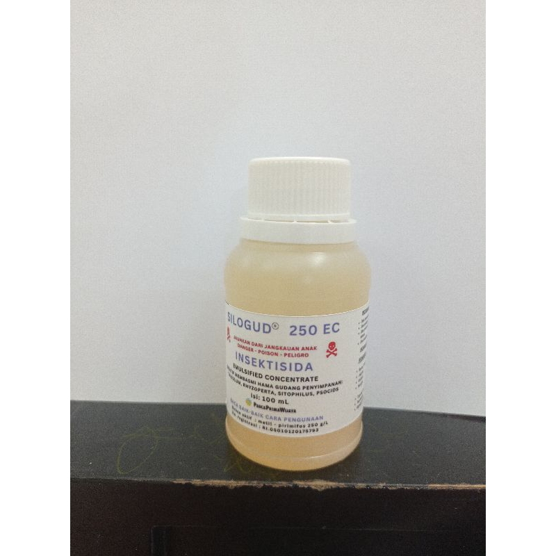 Obat semprot pembasmi rayap kemasan botol 100 mL Silogud cair