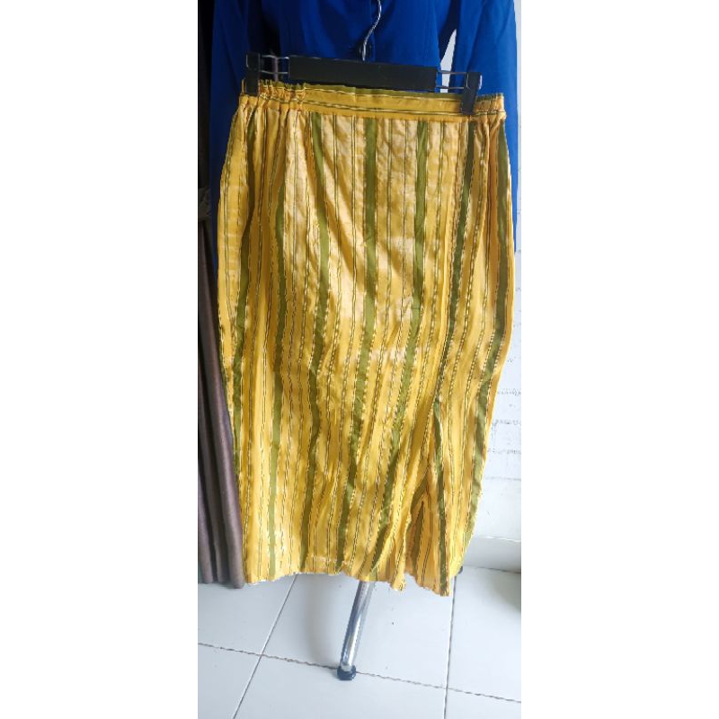 pl Rok Pesta rampel kuning garis hijau fullfuring Cantik Nominus