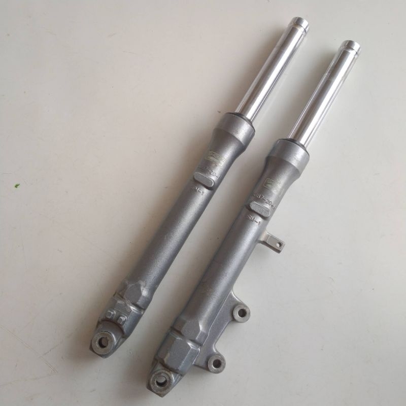 SHOCKBREAKER DEPAN SKYDRIVE 125 ORIGINAL COPOTAN SOK DEPAN SUZUKI SKYDRIVE