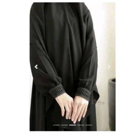 Linnaea Lura Black size M by Ditsy Moslem