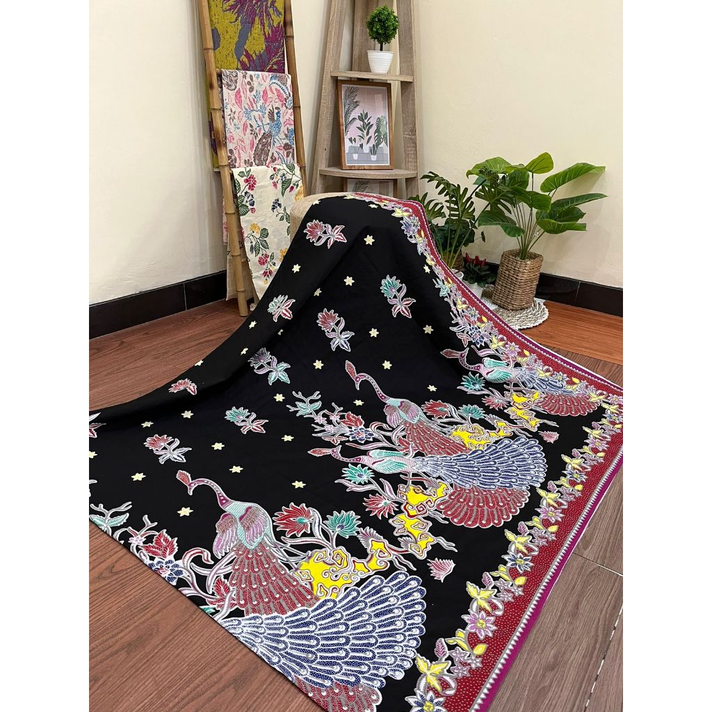 Kain Batik SOLO motif burung merak